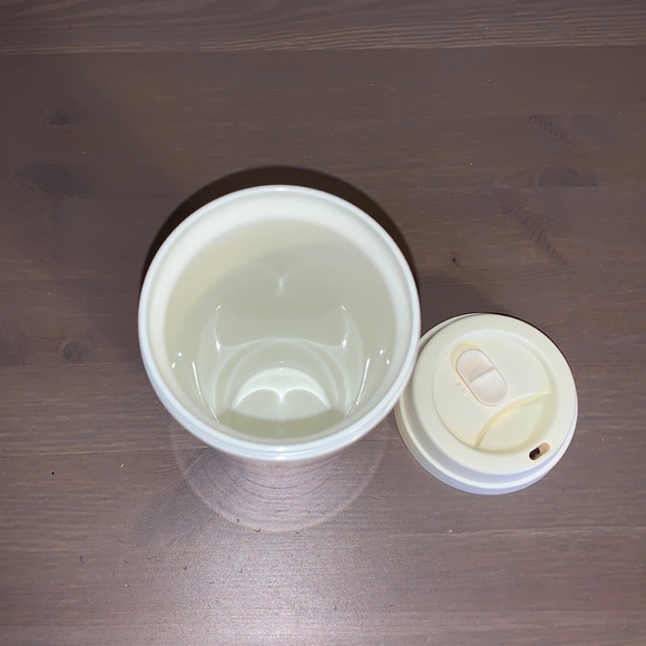 Kate Spade Cream and Gold Striped Plastic To-Go Cup - Picture 7 of 9